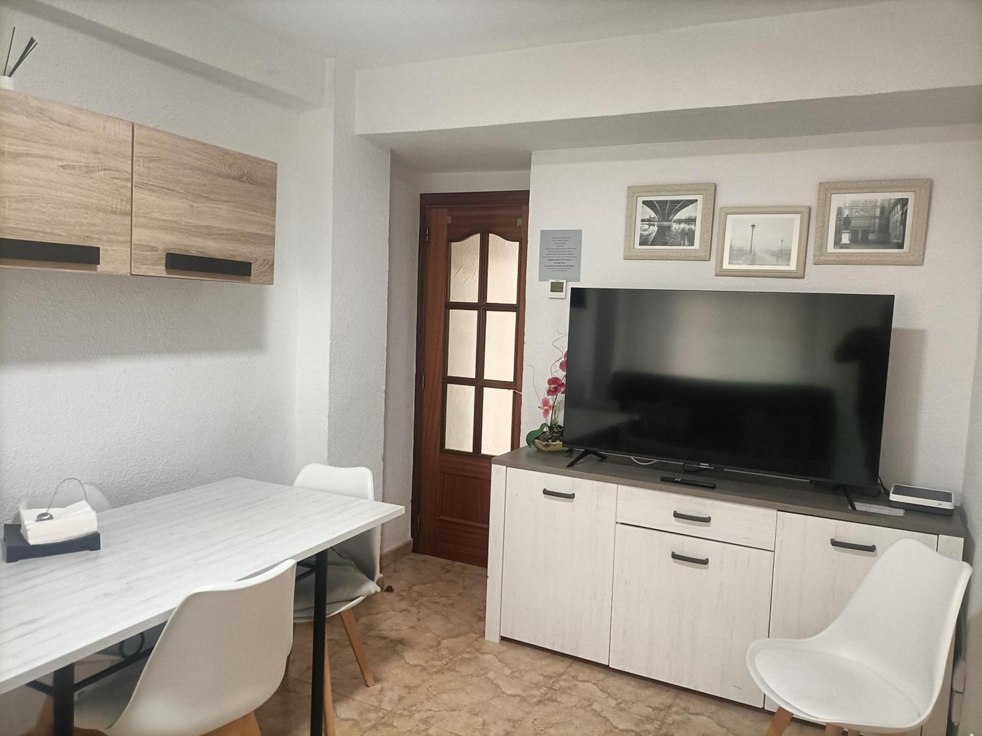 Apartamento Espacioso Frente Al Corte Ingles Con Plaza De Garaje Gratis - Vu75 Salamanca Ngoại thất bức ảnh